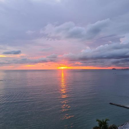 The Arena Tanjung Tuan Port Dickson公寓 外观 照片